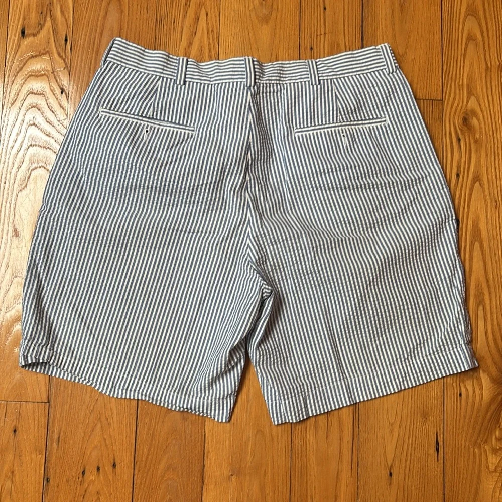 Brooks Brothers 346 Blue and White Seersucker Pleated Shorts, size 34